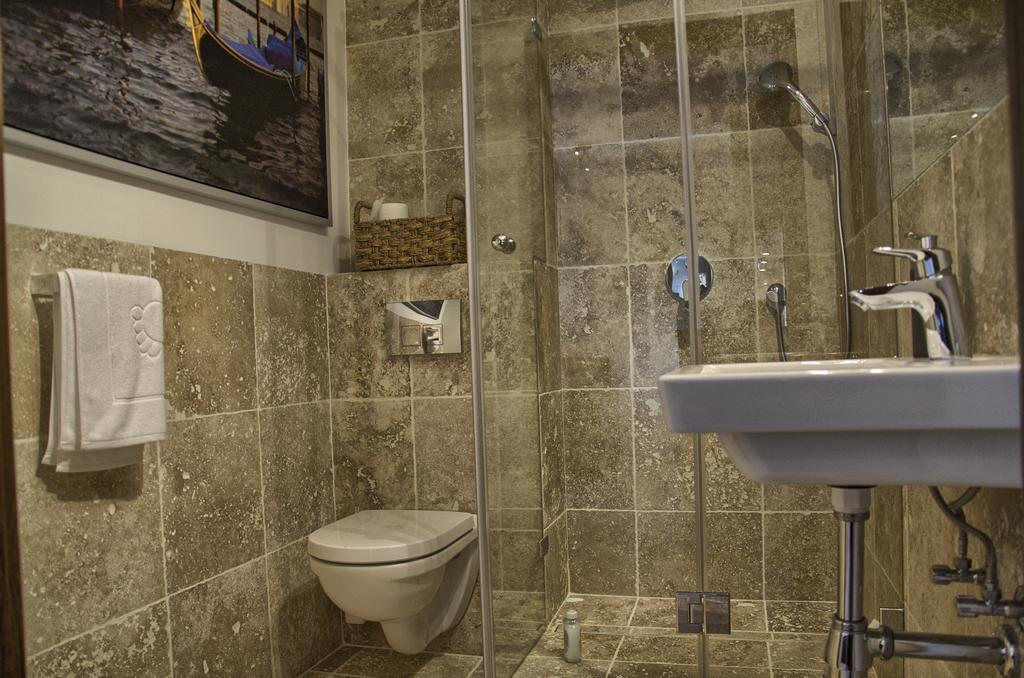 Tartaczna Deluxe Apartments غدانسك الغرفة الصورة